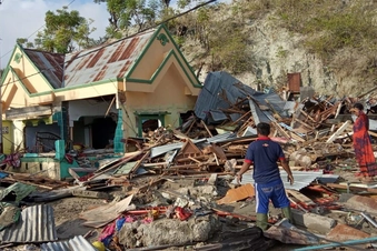 Nach dem Tsunami in Indonesien. Foto: World Vision